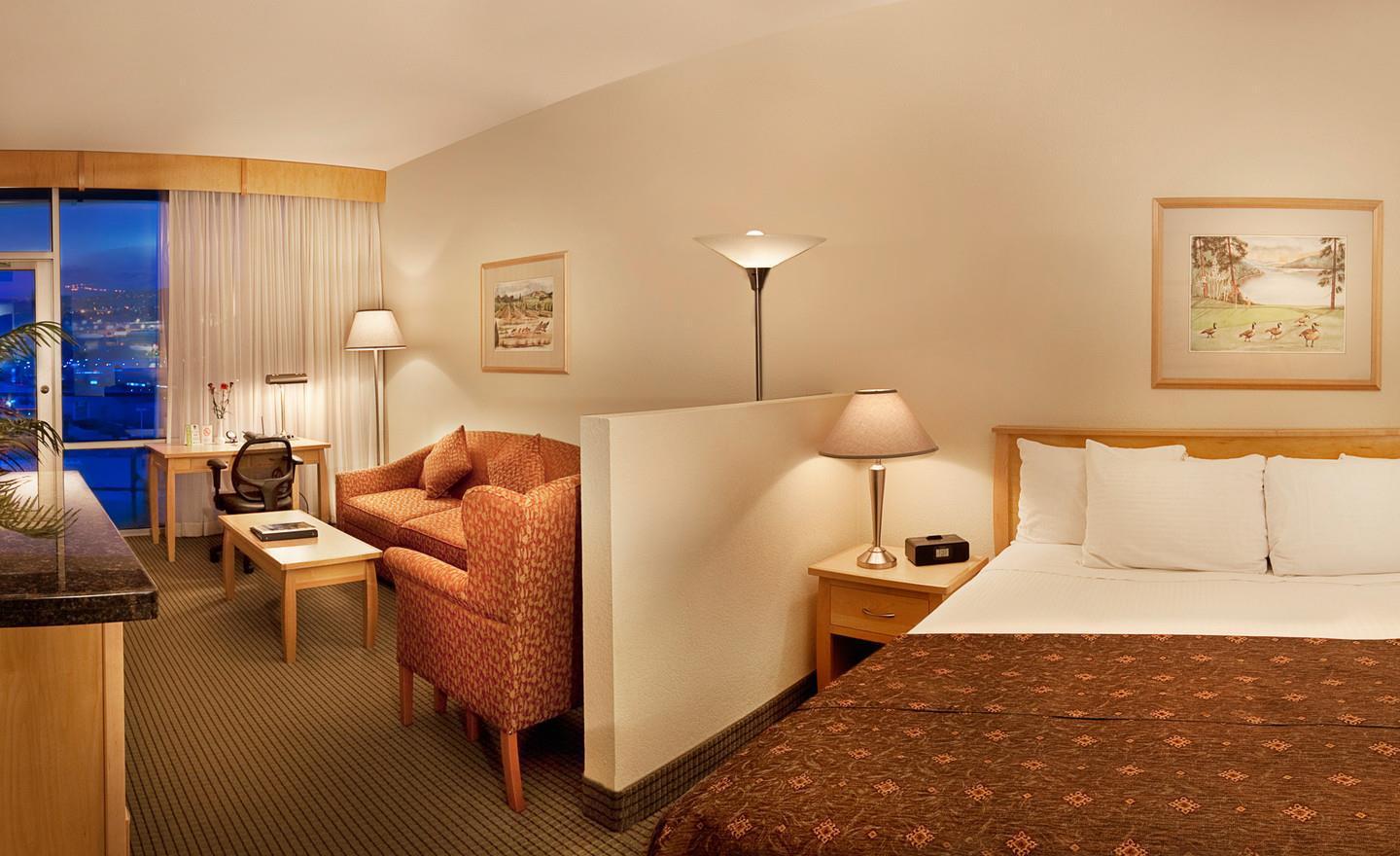 Western & Hotel 4*