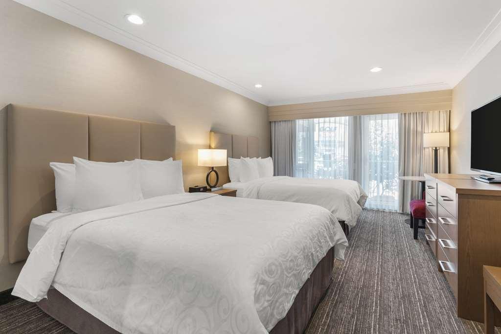 Western & Hotel