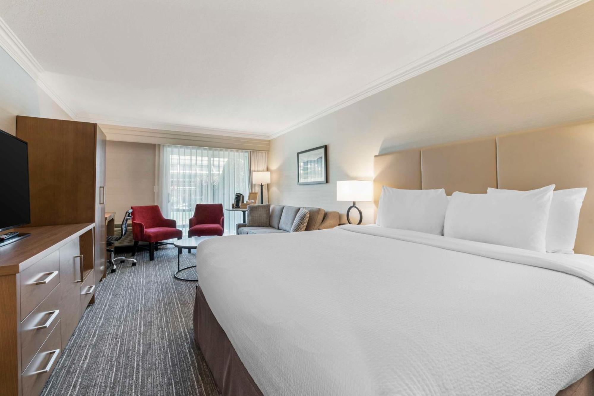 Western & Hotel